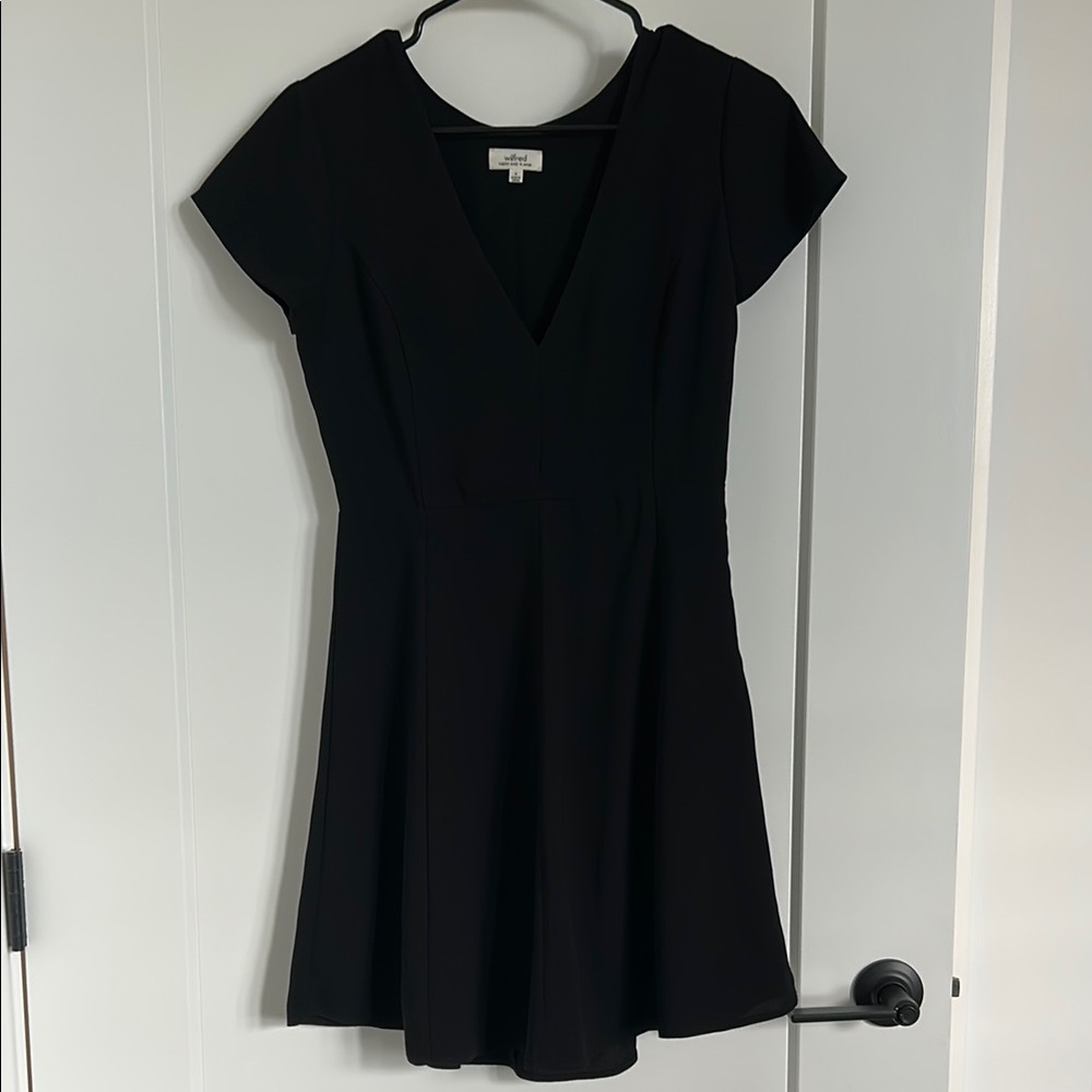 Wilfred Aritzia Black V-Neck Mini Dress